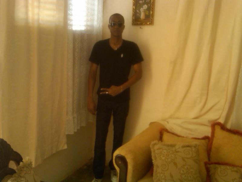 Date this hard body Dominican Republic man Tonny from La Romana DO12680