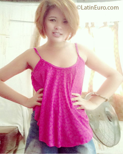 Date this beautiful Philippines girl April from Manila PH527