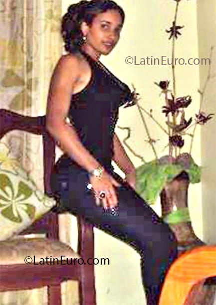 Date this exotic Dominican Republic girl Solangel from Santo Domingo DO14077
