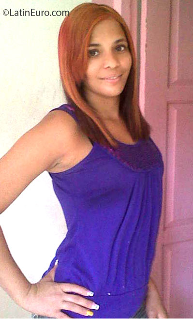 Date this pretty Dominican Republic girl Dionis from Santo Domingo DO14345