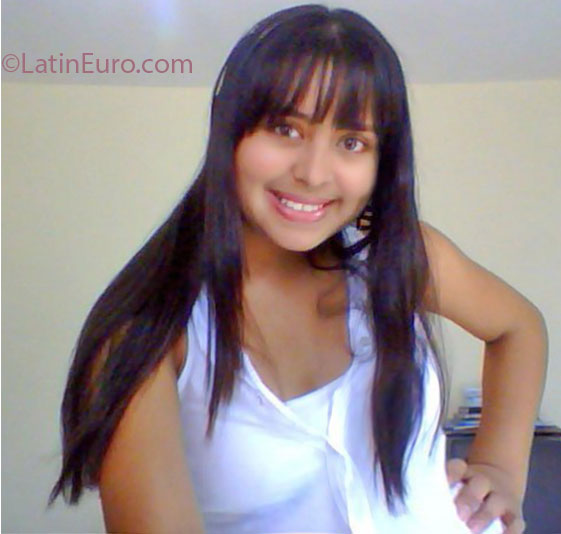 Date this lovely Colombia girl Rossaly from Bucaramanga CO12191