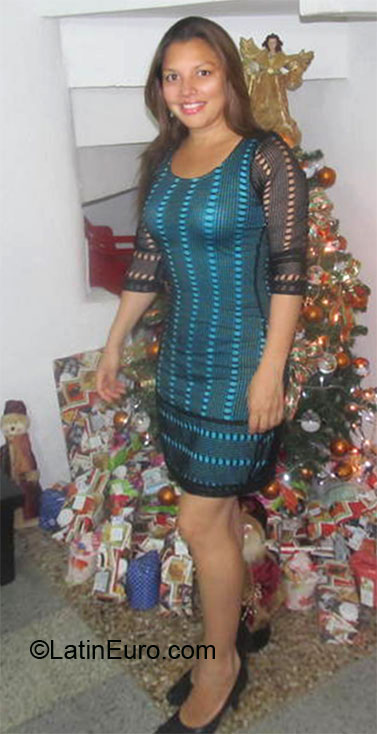 Date this hard body Colombia girl Veronica from Bogota CO12335