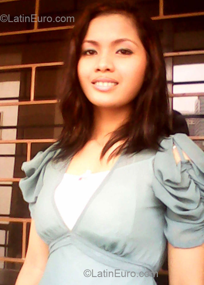 Date this charming Philippines girl Gie from Manila PH552