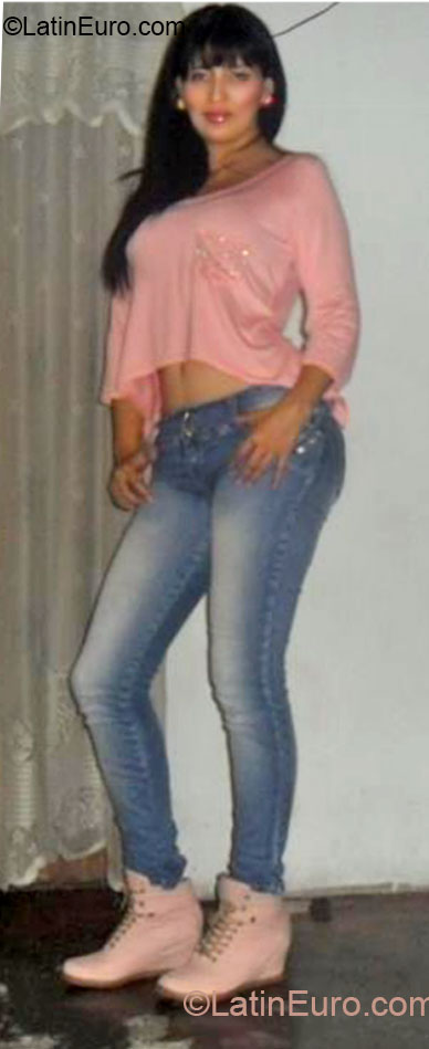 Date this hot Colombia girl YAMILE from Medellin CO12537