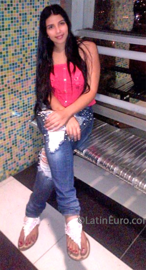 Date this foxy Colombia girl Mary from Medellin CO13257