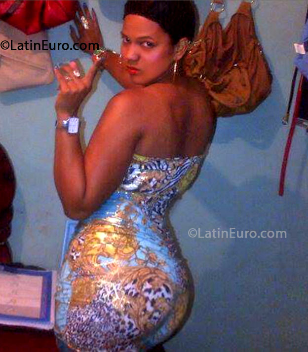 Date this exotic Dominican Republic girl Yasmin from Santo Domingo DO16201