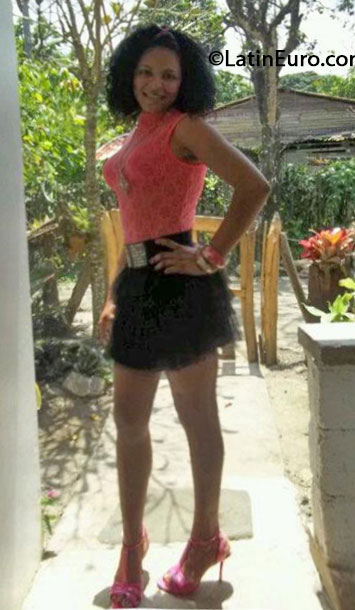 Date this lovely Dominican Republic girl Yakaira from Puerto plata DO16338