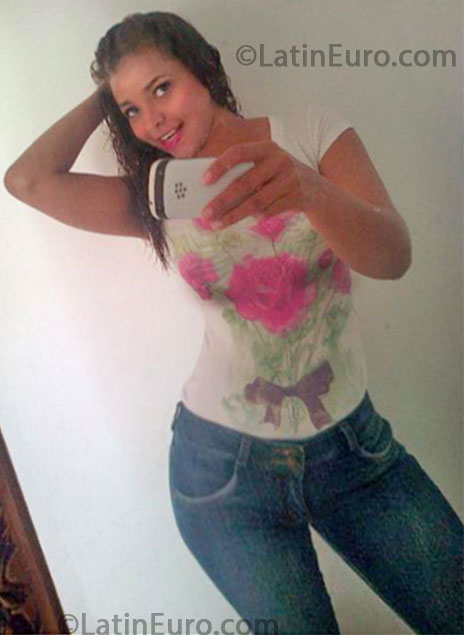 Date this pretty Colombia girl Erika from Bogota CO13563