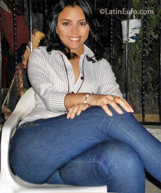 Date this tall Colombia girl Carolina from Barranquilla CO13597