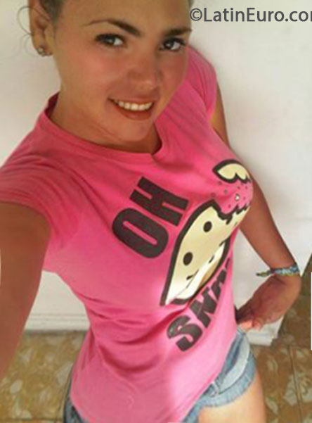 Date this good-looking Colombia girl Mariam from Pereira CO13726