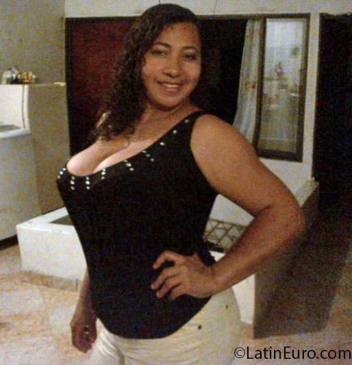 Date this sultry Colombia girl Patricia quinta from Cali CO13840