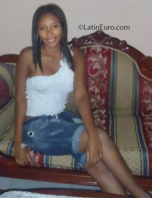 Date this fun Colombia girl Marina from Cali CO13841
