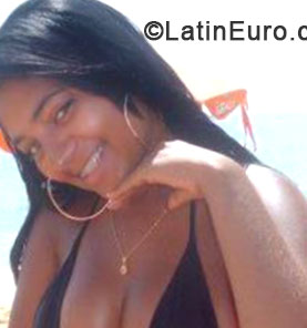 Date this delightful Brazil girl Taiane from Macae BR8136