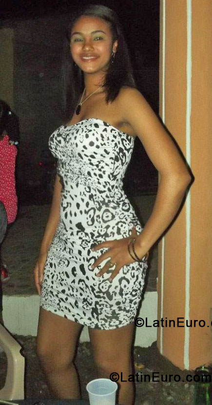 Date this stunning Dominican Republic girl Guadalupe from La Vega DO17680