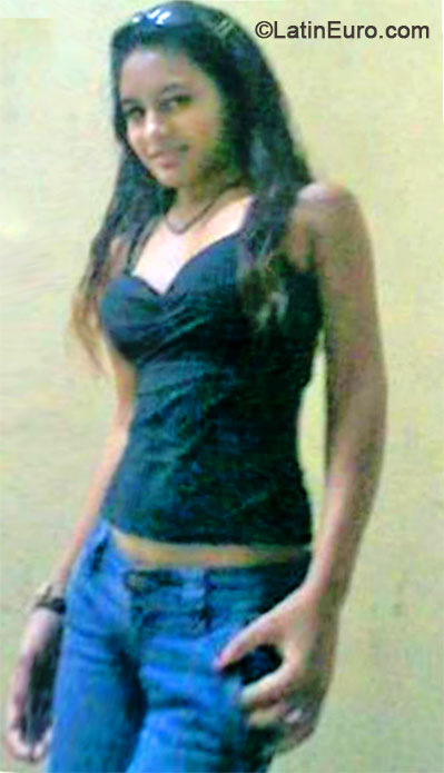 Date this athletic Venezuela girl Andritha from Caracas VE114