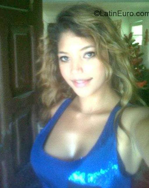Date this foxy Venezuela girl Laura from Valencia VE149