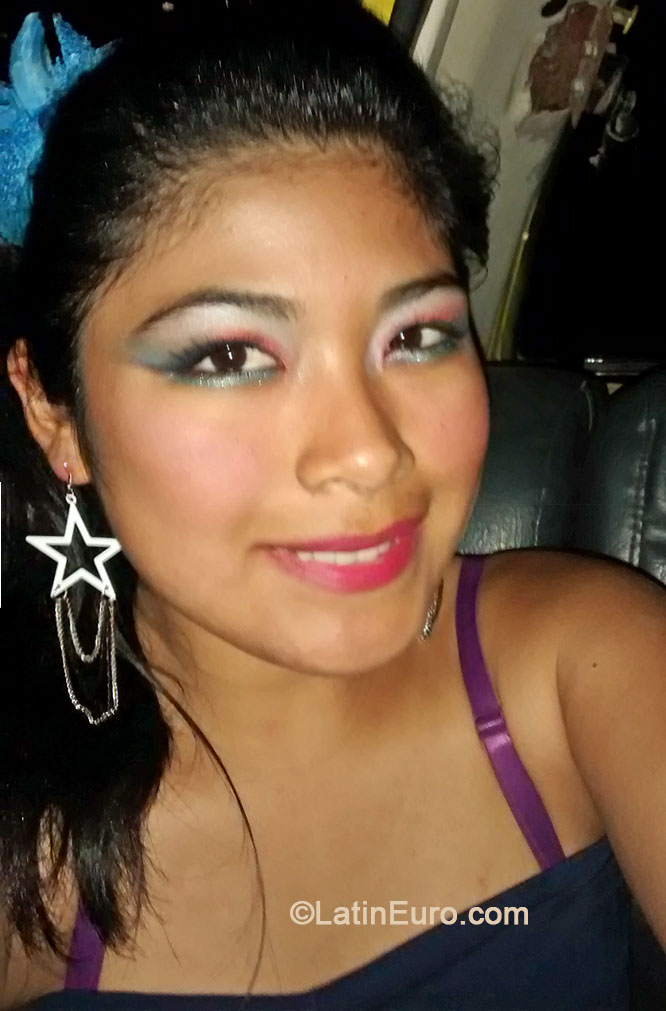 Date this young Peru girl Aneli from Chiclayo PE879