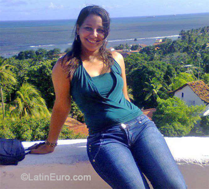 Date this good-looking Brazil girl Adriana from Paulista BR8727