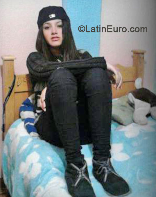 Date this good-looking Colombia girl Fernanda from Tunja CO14737