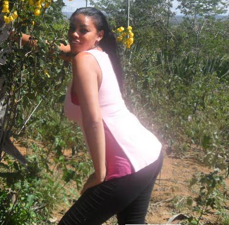 Date this young Brazil girl Elisangela from Salvador BR8537
