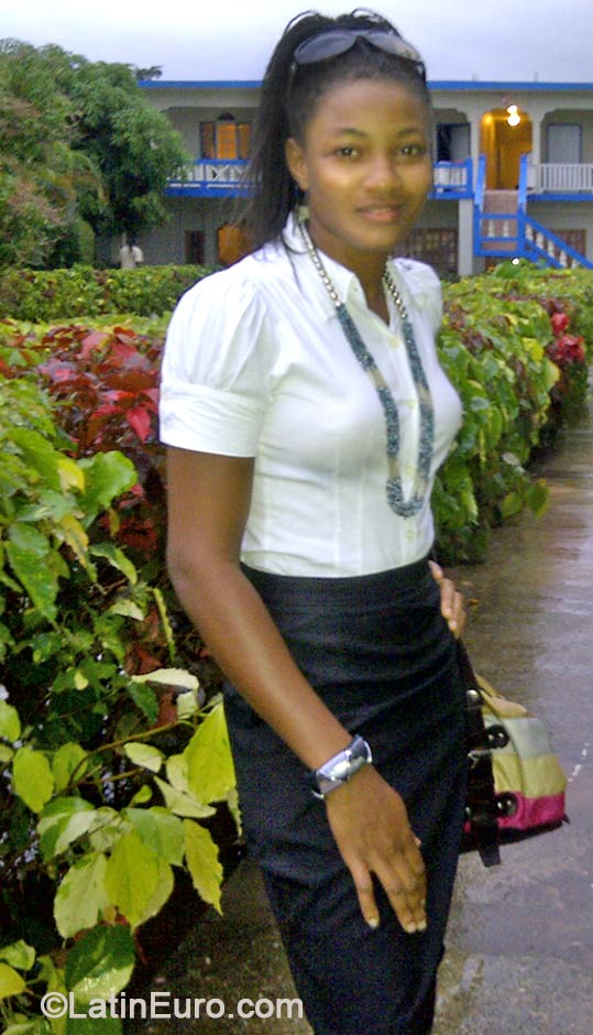 Date this happy Jamaica girl Natoiy from Hanover JM1533