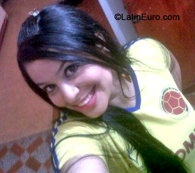 Date this tall Colombia girl Margarita from Medellin CO14954