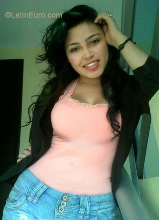 Date this sultry Colombia girl Tatiana from Bucaramanaga CO14962