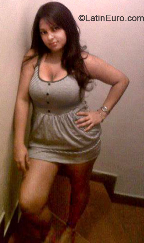 Date this hard body Colombia girl Yulieth from Cali CO14973