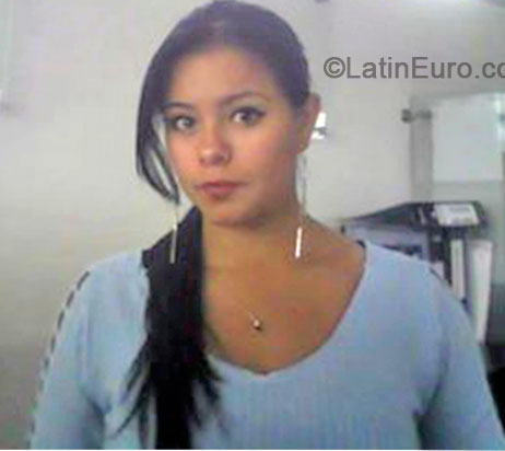 Date this foxy Colombia girl Lorena from Bogota CO15010