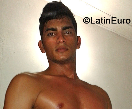 Date this georgeous Colombia man Jose from Barranquilla CO15021