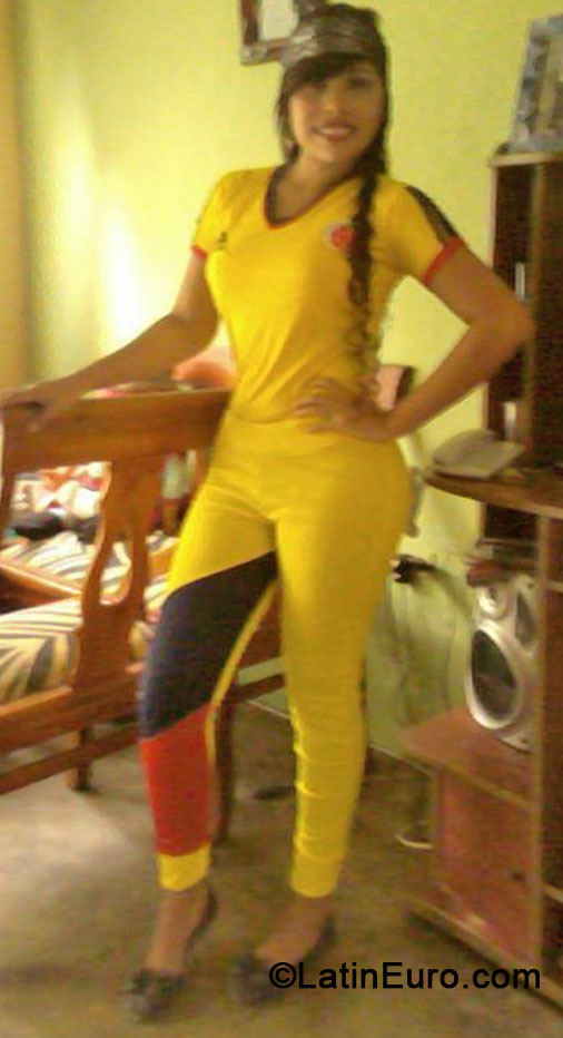Date this athletic Colombia girl Carmen from Cartagena CO16002