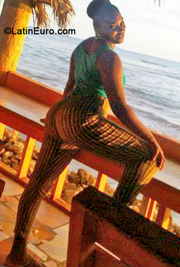 Date this passionate Jamaica girl Korana from Portmore JM1707