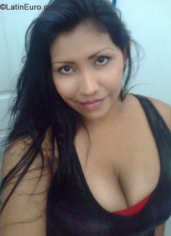 Date this gorgeous Costa Rica girl Julia from San Jose CR287