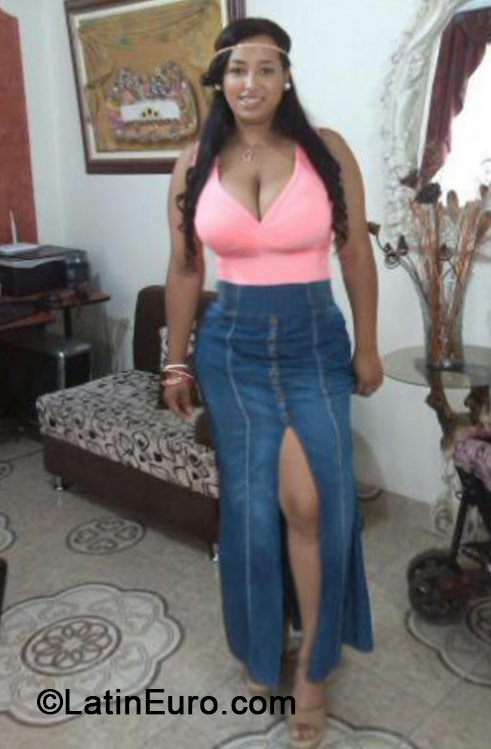 Date this stunning Colombia girl Leidy from Cali CO15276