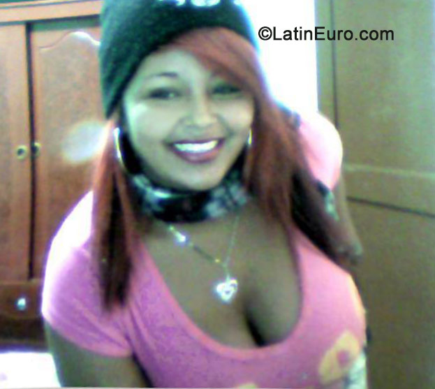 Date this hard body Colombia girl Marcela from Cartagena CO15325