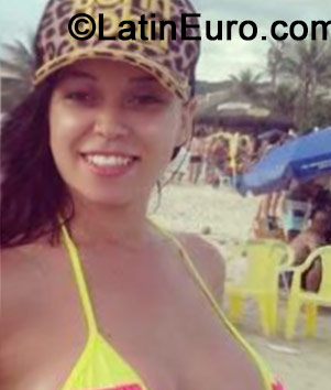 Date this voluptuous Brazil girl Thais from Limeira BR8839
