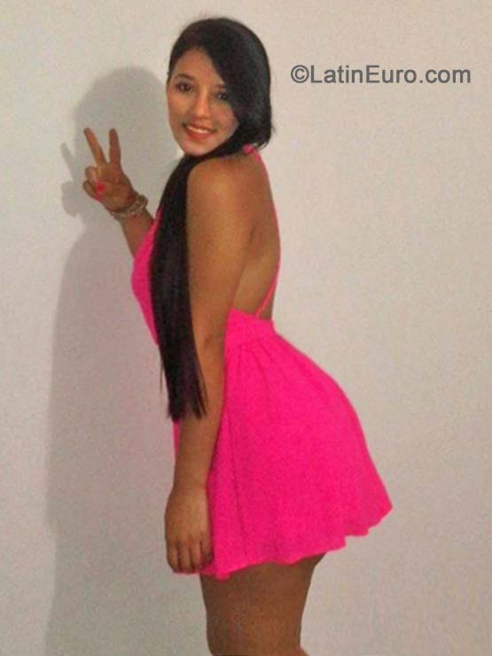 Date this beautiful Colombia girl Dary030721 from Bogota CO15573