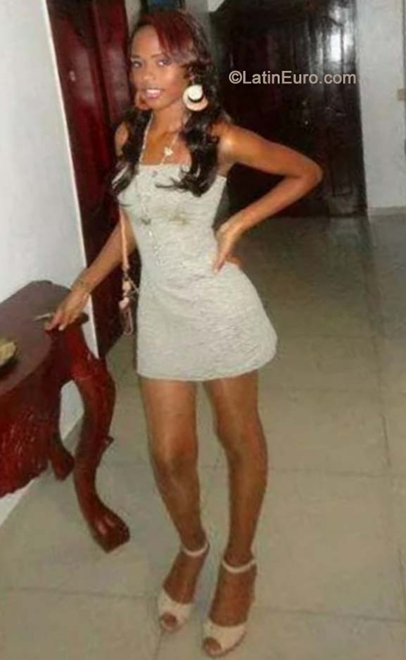Date this happy Dominican Republic girl Maria elena from Higuey DO19635