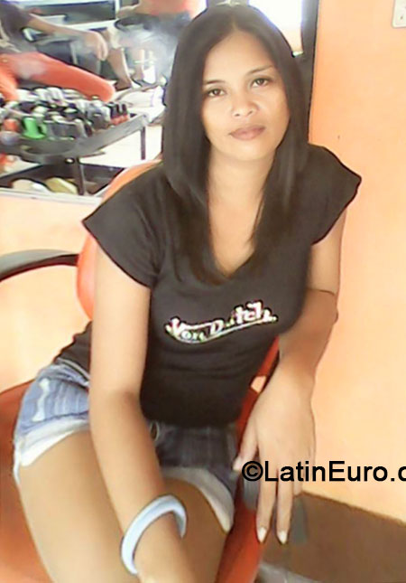 Date this funny Philippines girl Andrea from Pasig City PH677