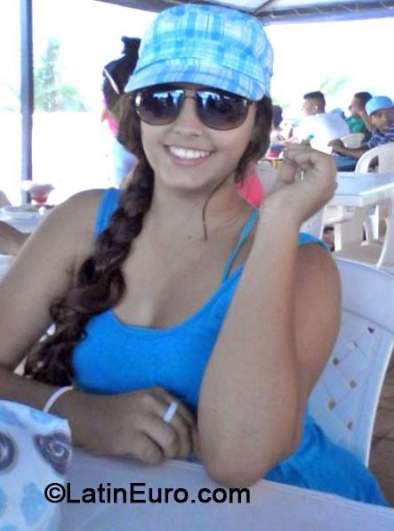 Date this gorgeous Colombia girl Melissa from Barranquilla CO15941