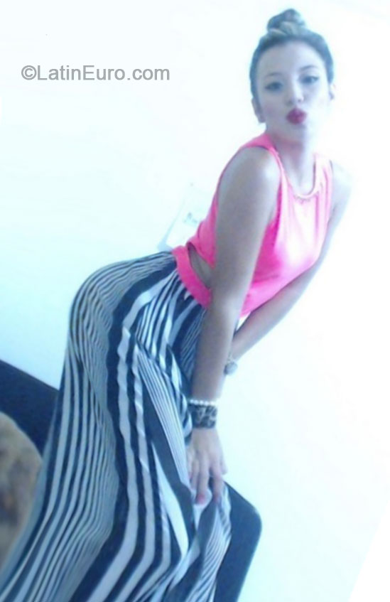 Date this hot Colombia girl Sofia from Medellin CO15970