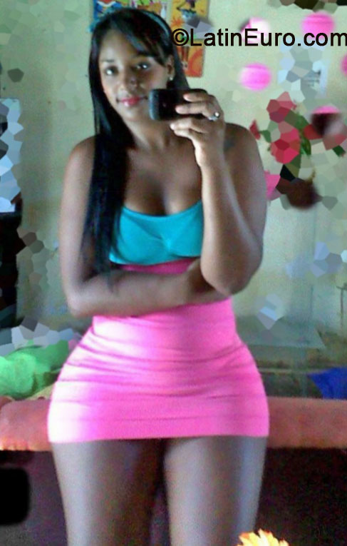 Date this sultry Colombia girl Kelly from Cali CO16028