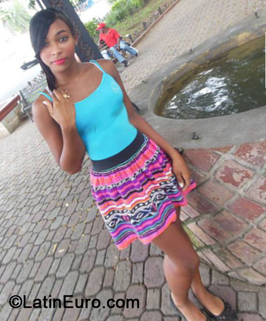 Date this cute Dominican Republic girl Vianny from Santiago DO20043
