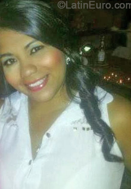 Date this delightful Colombia girl Viviana from Cali CO16201