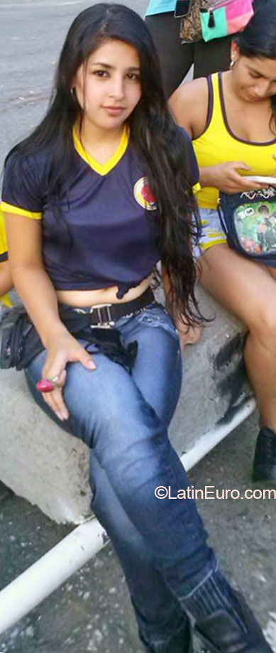Date this hard body Colombia girl Karen from Cali CO16398