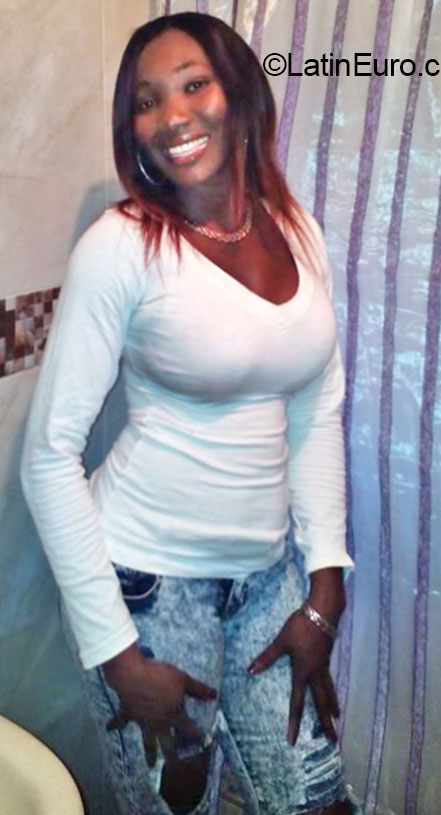 Date this delightful Jamaica girl Kadian from Kingston JM1871