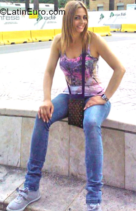 Date this charming Colombia girl MARTHA from Medellin CO16540
