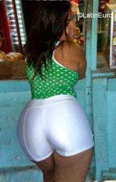 Date this foxy Dominican Republic girl Yeiny from San Cristobal DO20648