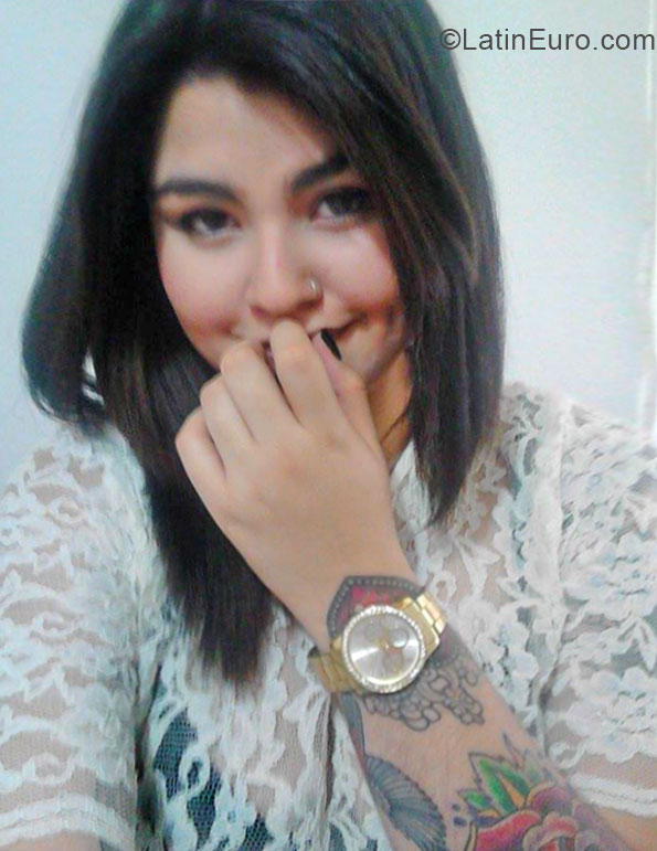 Date this happy Colombia girl Daniela from Pereira CO16588