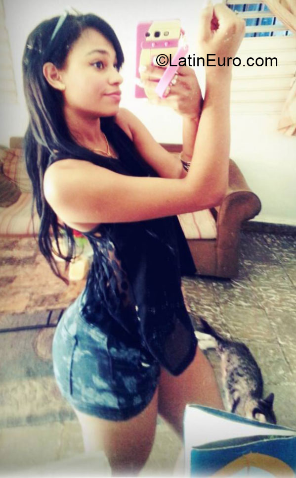 Date this young Dominican Republic girl Paredez from Santo Domingo DO20784